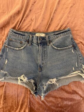 Abercrombie & Fitch Distressed Medium Blue Denim The Mom Short High Rise